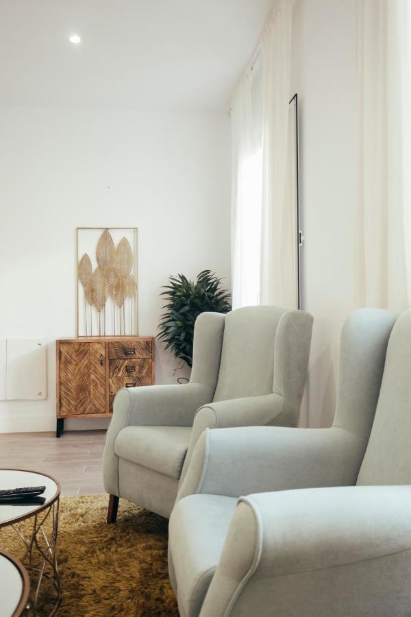 Modern With Balcony- 2bd 2bth- San Vicente Appartement *