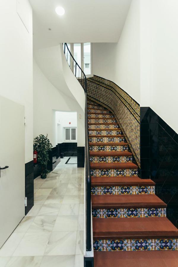 Modern With Balcony- 2bd 2bth- San Vicente Appartement *